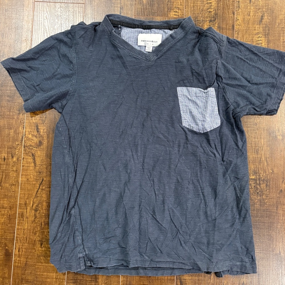 Men's Paper Denim & Cloth Navy V-Neck T-Shirt with Pocket Size Small